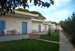 IONIAN BEACH BUNGALOWS 3* , στην Λακόπετρα Αχαΐας 
