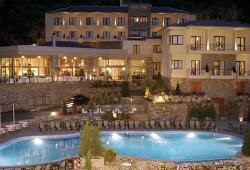 LIMNEON RESORT & SPA 5*, στην Καστοριά