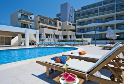 IOLIDA BEACH BY SMILE HOTELS 4*, στην Αγία Μαρίνα Χανίων