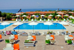 FOURNIA VILLAGE 3* , στο Κάστρο Κυλλήνης